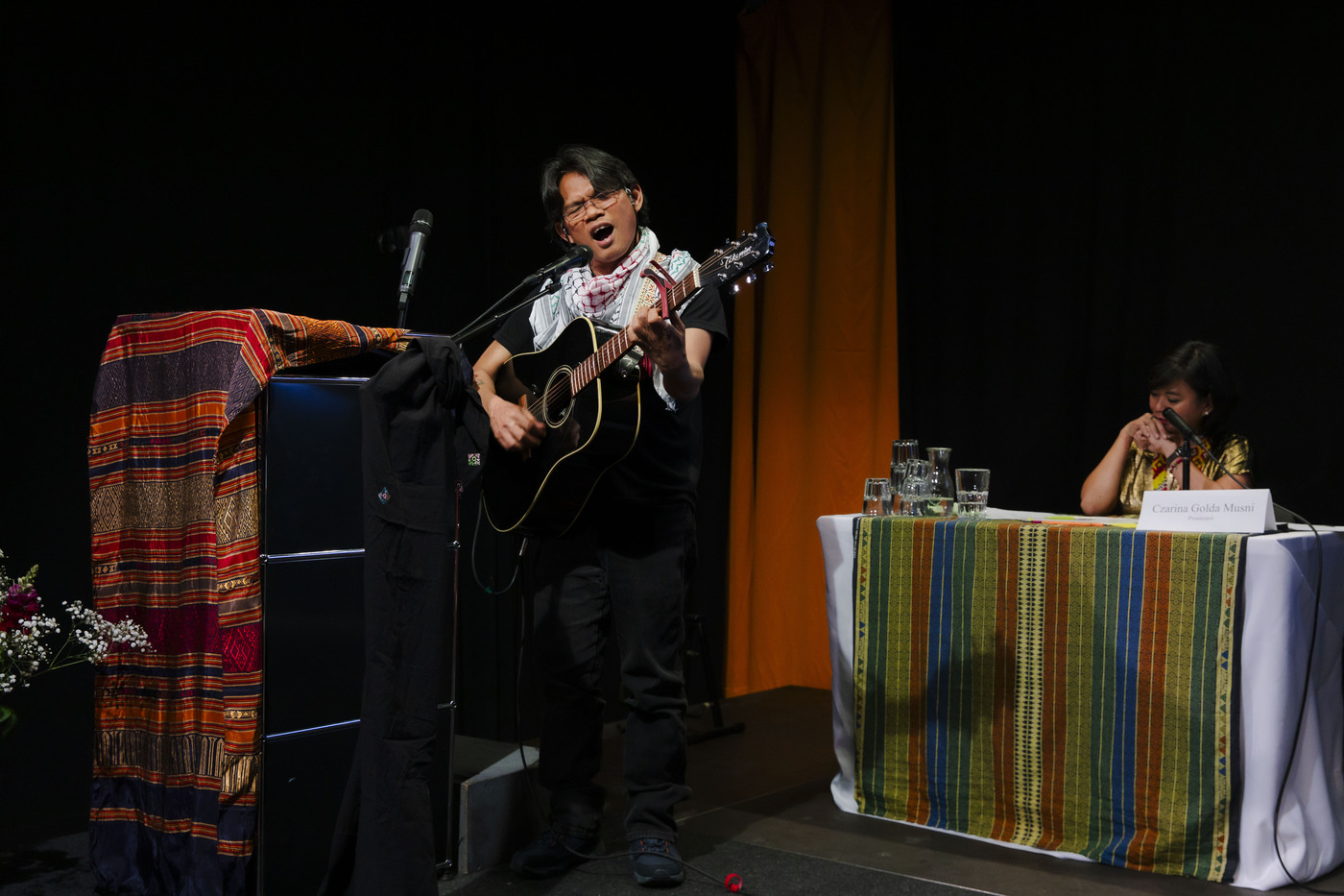 Kunst-Werke Berlin e. V., Gitarrist auf der Bühne